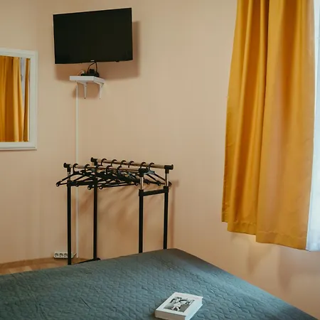 Apartment Yellow Dream Warna